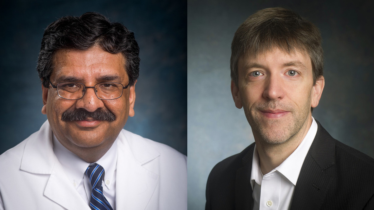 UABDeptMed's tweet photo. 👏 WE APPLAUD YOUR MANY ACHIEVEMENTS!
😀 Congratulations to newly appointed #DistinguishedProfessors Drs. @RaviBha65448036 & Martin Young! You are most deserving of this honor. #UABHematologyOncology @UABCardiology https://t.co/T3YgiSRihT