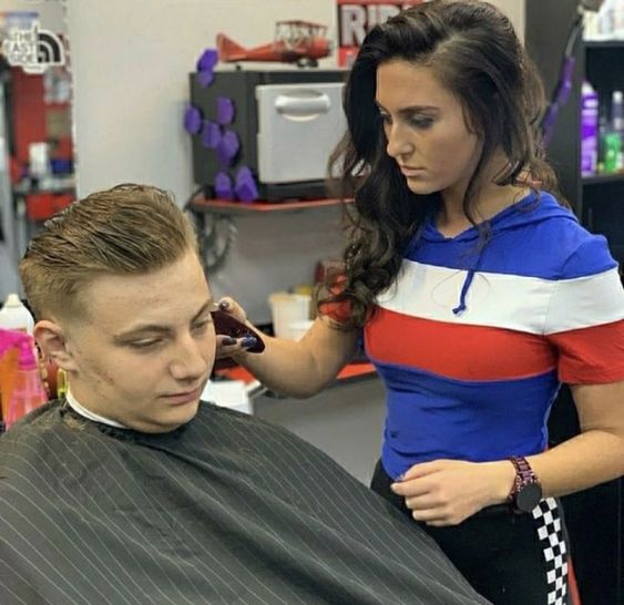 barbercoursesdc's tweet photo. Looking to build your barbering skills from the ground up? https://t.co/HXl7ecDvfK offers beginner courses that will get you started on the right foot. #barbercourses #barber https://t.co/VxQW7hAvcE