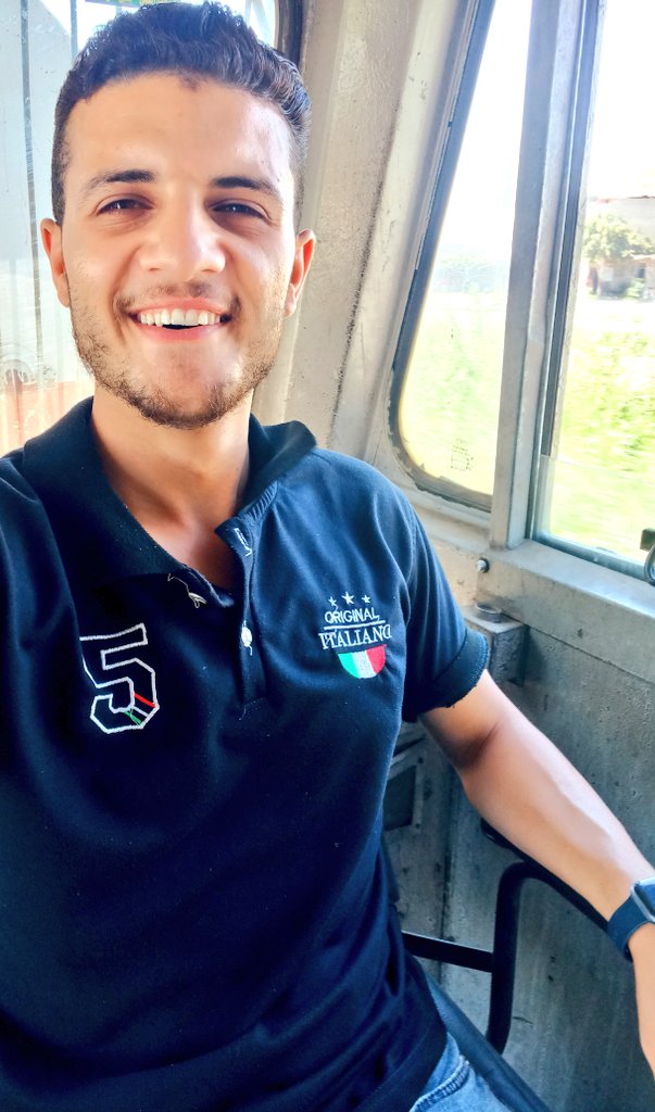 خلك سند لنفسك و بس محّد بيداريك
🤍💙