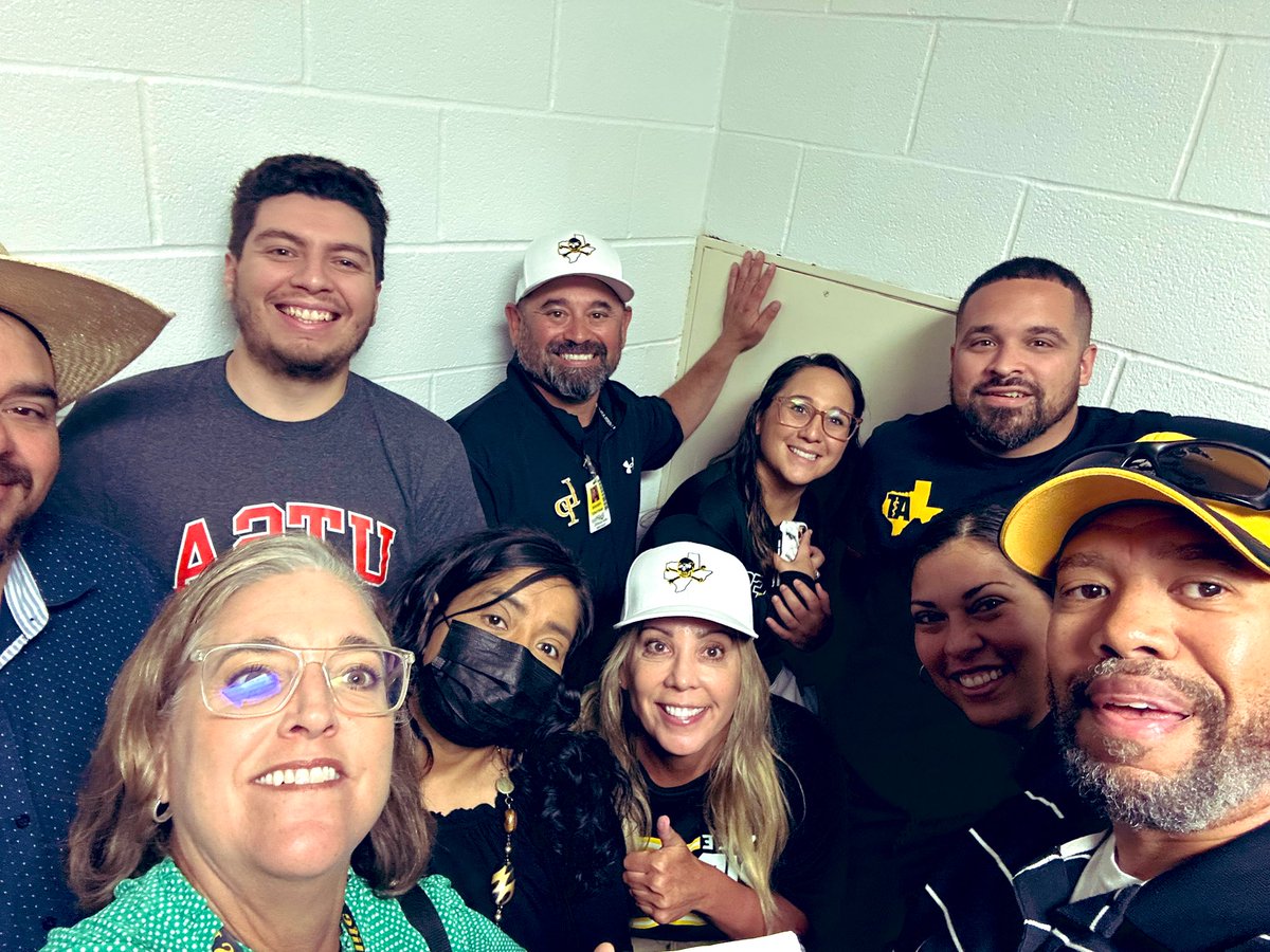 LoriLwilson23's tweet photo. Had so much fun this morning with my orange group!! @LVDWGr8tech @martsippy @coachjojones22 @lytlehs https://t.co/048u6nmbWO