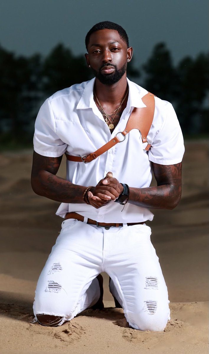 Theampmoore's tweet photo. “Life is not about waiting for the storm to pass…it’s about learning how to dance in the rain” ~Vivian Greene 
#MODEL #modeling #blackmen #rain #photograghy #photographer https://t.co/gktVaLkpsR
