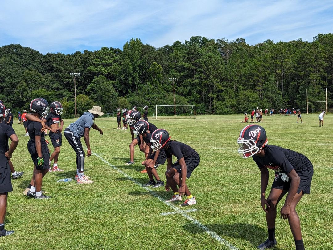 DEGATIGERSFBALL's tweet photo. Dega Boyz working‼️‼️‼️ #DTL  #DegaNation #OnePercentBetter https://t.co/GxGAhhUBrm