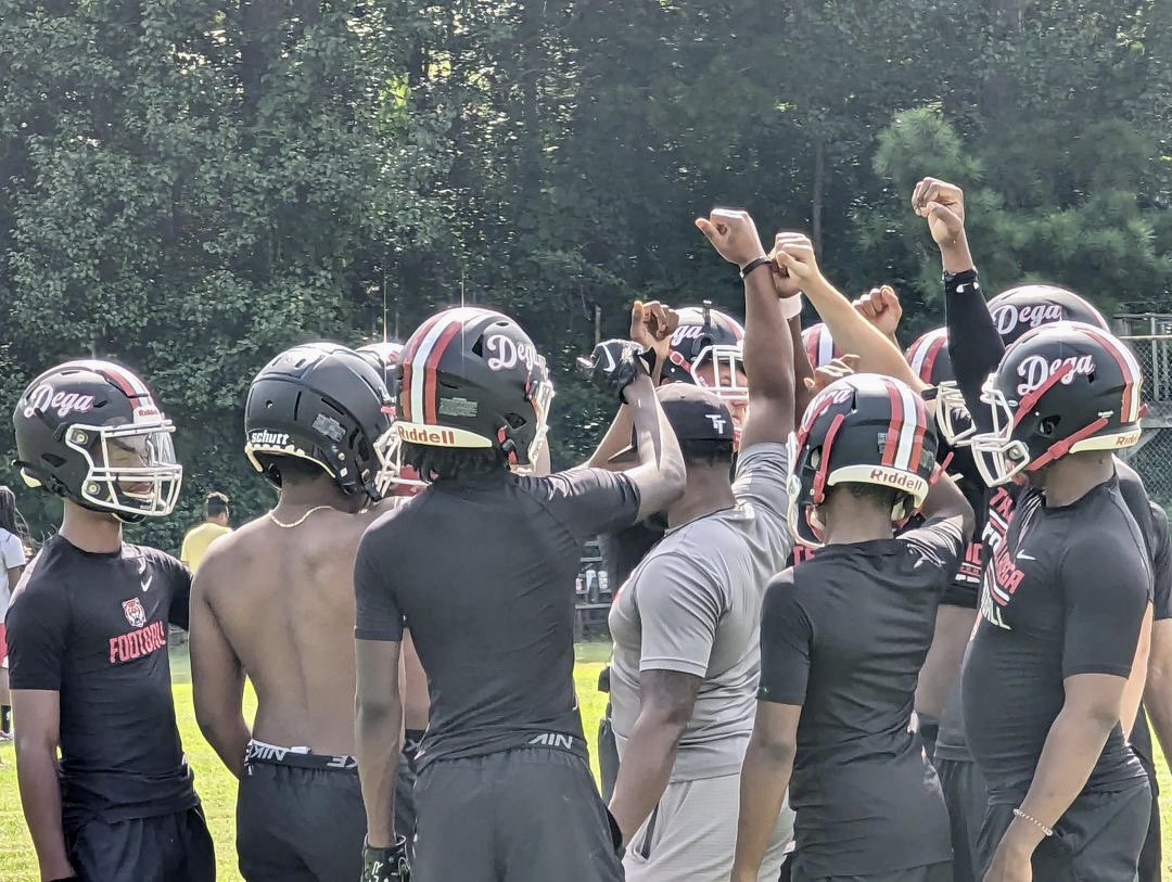 DEGATIGERSFBALL's tweet photo. Dega Boyz working‼️‼️‼️ #DTL  #DegaNation #OnePercentBetter https://t.co/GxGAhhUBrm