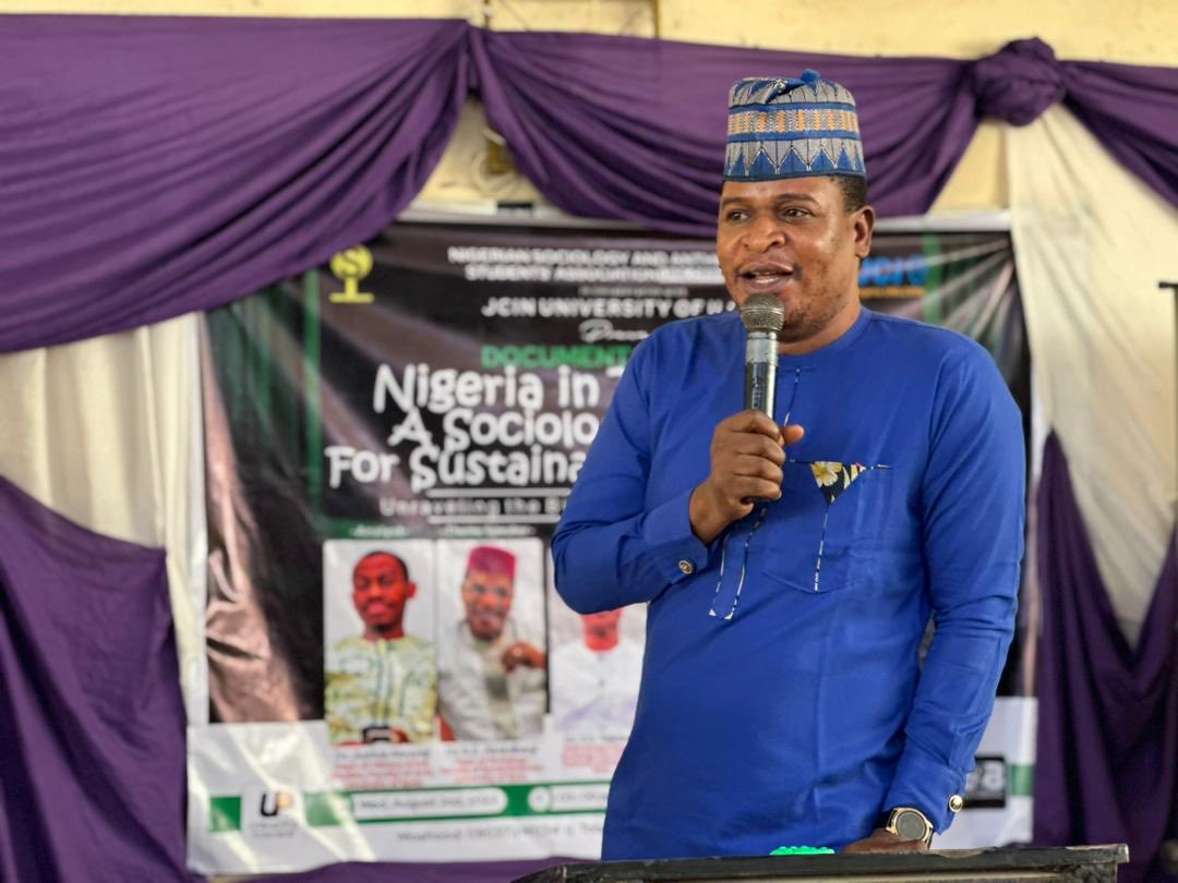 JCIN_UNILORIN's tweet image. DOCUMENTARY REVIEW:

The Theme Speaker and lecturer from the Department of Sociology, University of Ilorin, Dr. S. Z. AbdulBaqi graces NSASA/JCIN Unilorin Documentary Review holding at Social Sciences Lecture Theatre, Unilorin.
#NSASAUnilorin
#JCINUnilorin
#Back2Basic