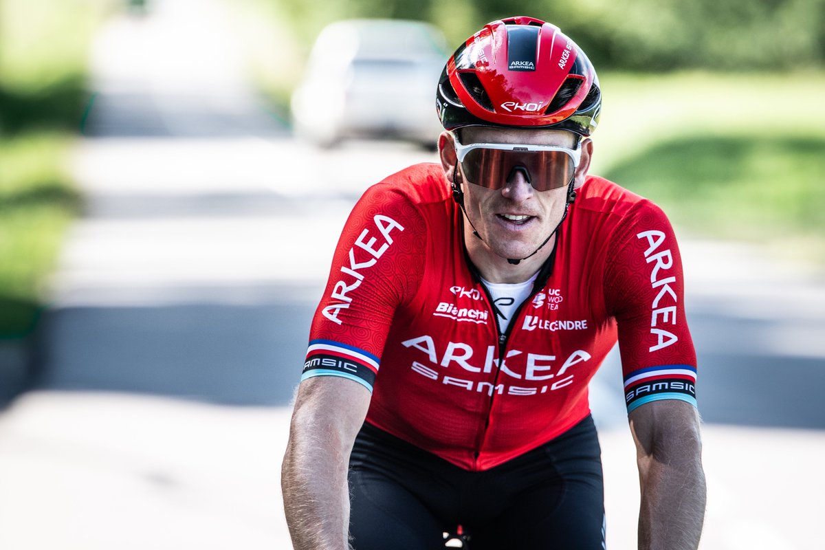 Premiers tours de roues en rouge et noir ❤🖤