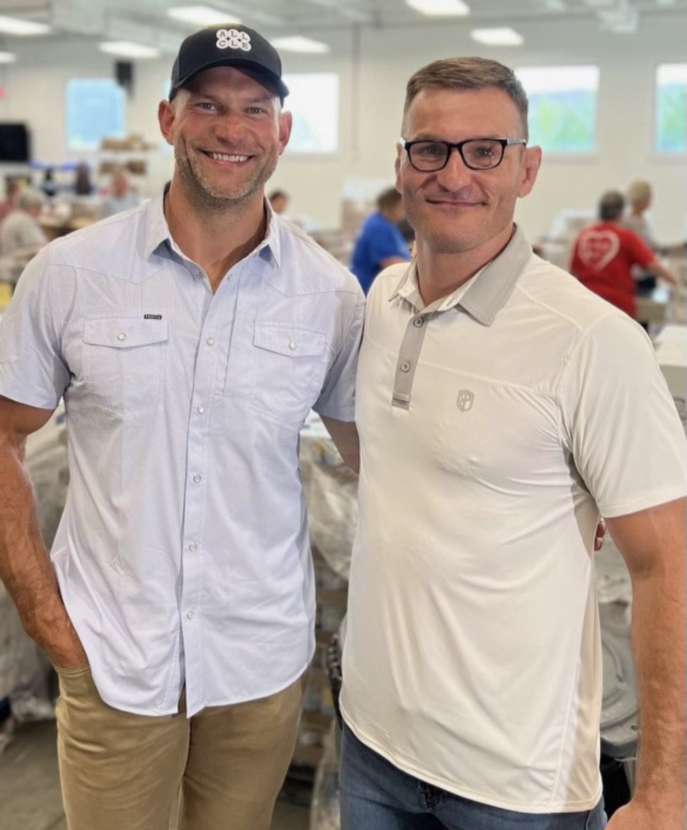 Morning well spent with @joethomas73. Giving back with @allclecoffee to the great volunteers at @clefoodbank.