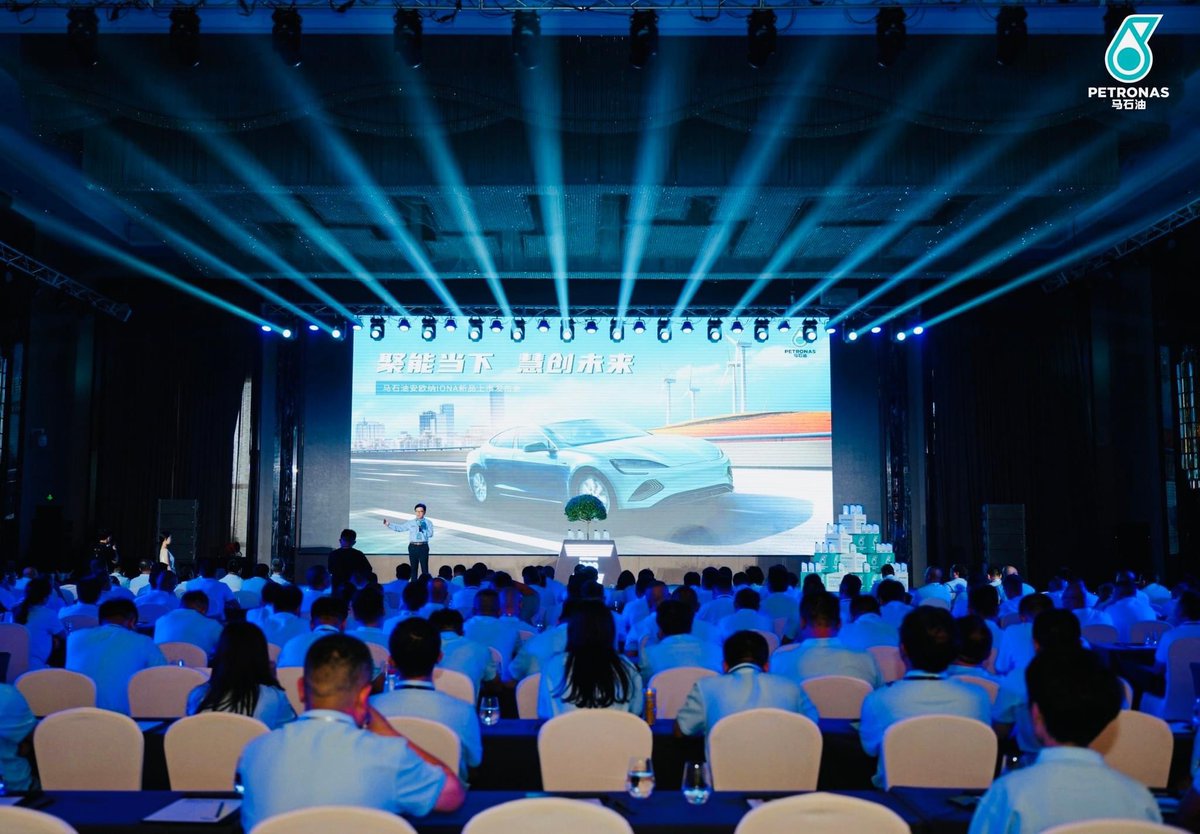 PETRONAS lona
Integra electric drive system fluids, and PETRONAS lona Glide low-noise grease, providing complete fluid solutions for both existing and future new energy vehicles.
Visit our website to know more about our product bit.ly/PETRONAS_lona
#PETRONASIona #EV