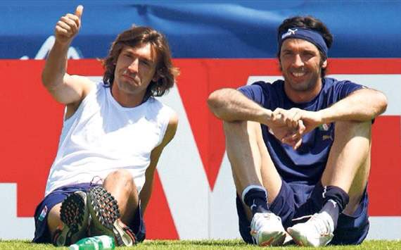 Pirlo_official's tweet photo. Gigi per me significhi “i migliori anni della nostra vita”.  Non sono solo i ricordi a legarci, ma un’amicizia profonda, sincera e appassionata. Superman del calcio mondiale, da oggi diventi un eroe dei nostri tempi. @gianluigibuffon https://t.co/kitqndXrXv