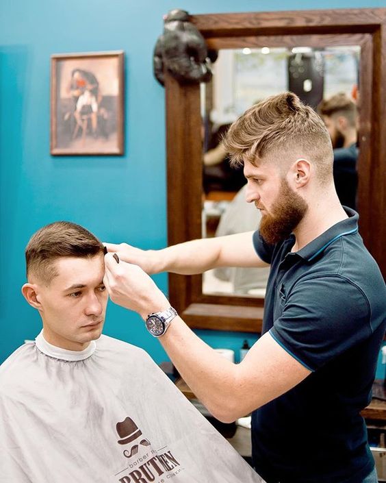 barbercoursesdc's tweet photo. From basic techniques to advanced skills, https://t.co/HXl7ecDvfK offers a wide range of barbering courses to suit your needs. #barbercourses #barber https://t.co/zYJnSZCkSp