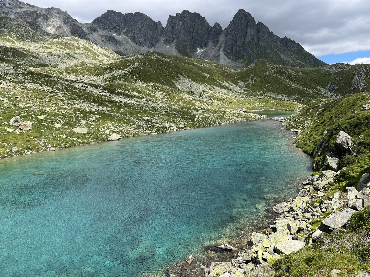 conrad_seraina's tweet photo. Den Schweiss war es wert: Sogn Benedetg - Alp Glivers - Lag Serein (ohne Bad, war mir zu kalt) - Sogn Benedetg https://t.co/JeBt786Ssx
