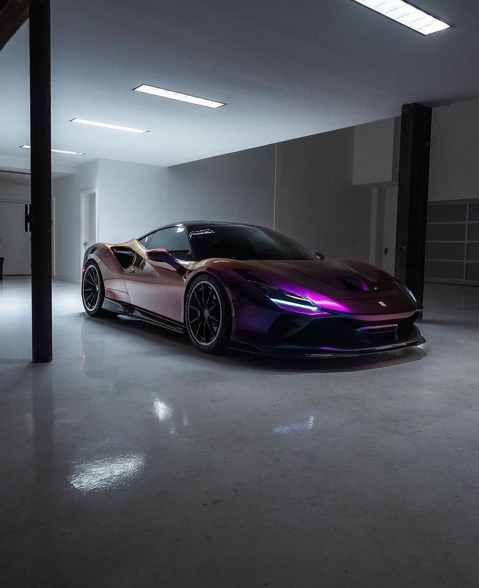 DailyFerrariTM's tweet photo. Ferrari F8 Tributo with an amazing wrap 😈 https://t.co/GfQ1A9SVuT