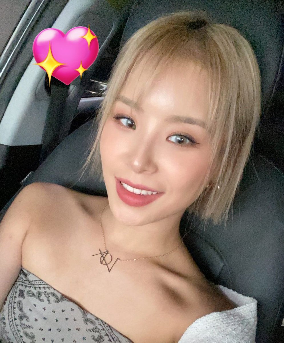 Loii_83's tweet photo. 로아야 생일축하해🎂🎉
오늘 하루 즐겁고 행복한 일들로 가득가득하길 바랄게❤️
우리 오래오래 함께 가자아~~♡

#단지_너라서_사랑스로아
#홀리뱅 #로아 #생일축하해_로아야 https://t.co/Rps1ayF2vQ