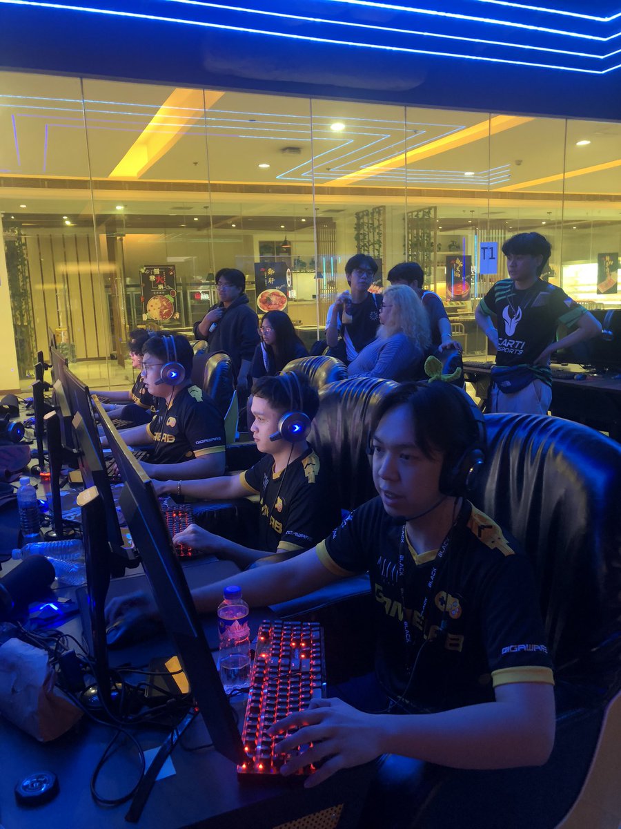supMsP's tweet photo. Wheeew! Intense fights! Angas niyo mga idol!🔥

See you again in our future LAN TOURNAMENTS!   #cxmanila https://t.co/7RlEoh9blK