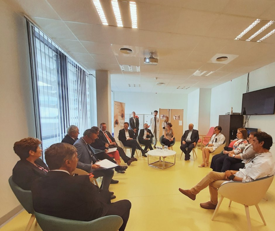 CHUAmiens's tweet photo. [🤰 #AMP #PMA] 2 ans de la #LoiBioéthique du 2 août 2021

Visite AMP et CECOS du #CHUAmiens avec @agnesfirmin Ministre déléguée chargée de l’Organisation territoriale et des Professions de santé :
🏥 présentation locaux et équipements
💬 échanges avec professionnels et patientes https://t.co/7pQr2fq6tQ