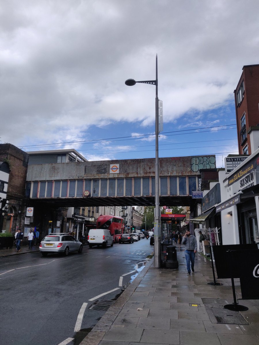 Where is the artwork on Brondesbury Bridge? £35000 were paid in December 2022 by <a href="/MayorofLondon/">Mayor of London, Sadiq Khan</a>, +  £35000 were meant to come from Brent's Neighbourhood CIL awarded in February 2019!  Pictures taken today, 7 months after the money was made available <a href="/CamdenCouncil/">Camden Council</a> <a href="/Brent_council/">Brent Council</a>