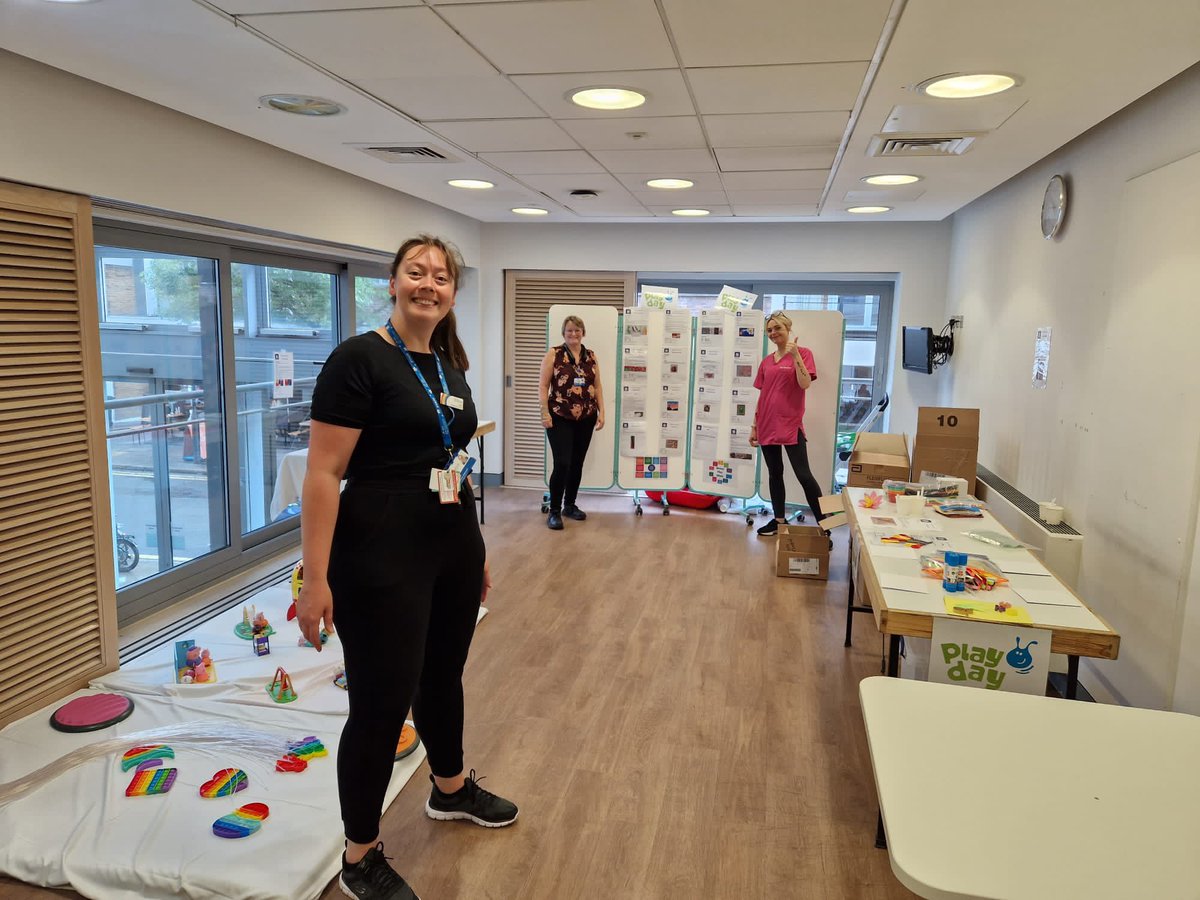 Our @GreatOrmondSt Play Team have been working hard on National Playday 2023 😁 This years theme ‘play on a shoestring’ saw them show off their talents with pasta, sheets, cardboard boxes, ice etc… to provide low, or no, cost activities! 🌟 @GOSHCharity @GOSH_intl 🥳