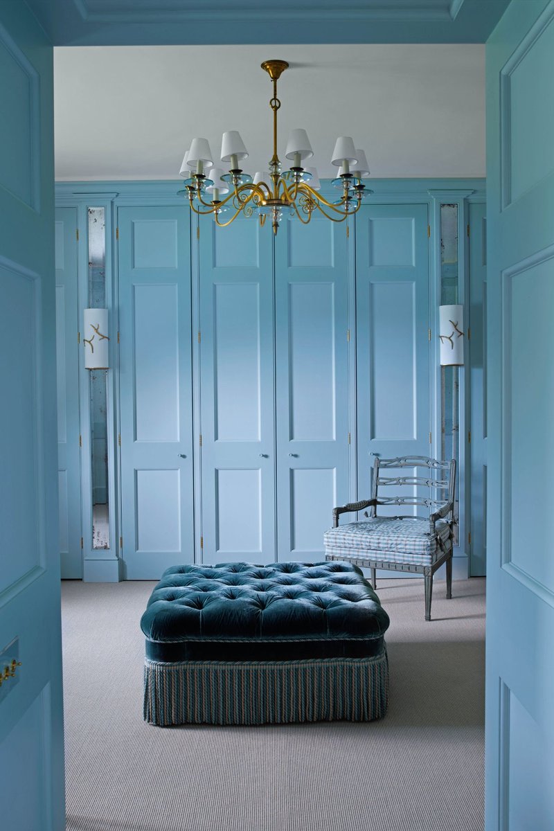 _houseandgarden's tweet photo. The dream dressing room in an 18th-century country house renovated by Hugh Henry. More ideas this way: https://t.co/EXKPa1Juou https://t.co/QwIM6E00YB