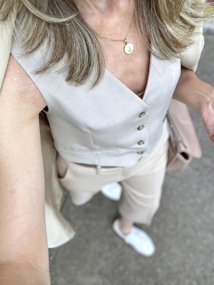 July_Latorre's tweet image. Tercer día de capacitación en @Meta crear contenido en las redes no es para improvisar, feliz por haber sido elegida para este programa increíble. #creatorlab @instagram y @facebook