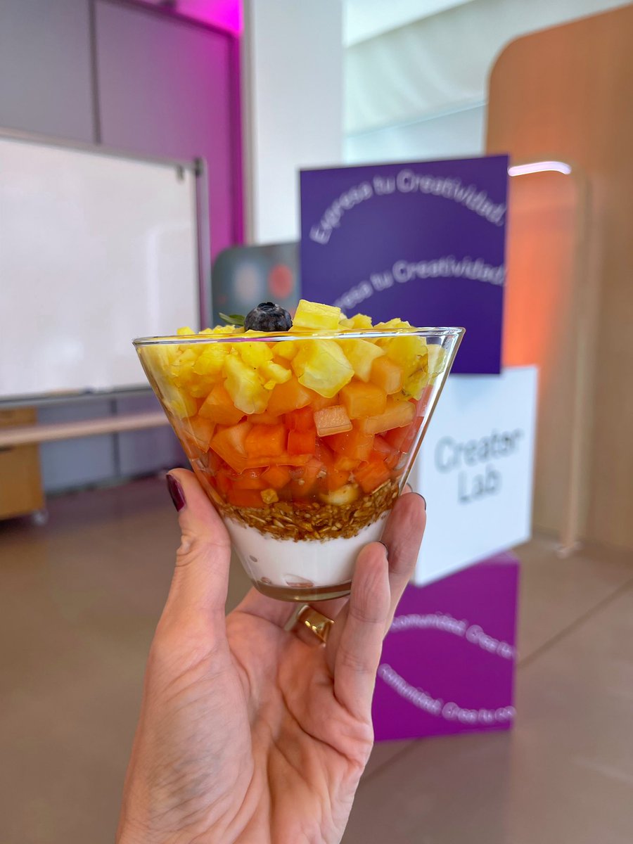 July_Latorre's tweet image. Tercer día de capacitación en @Meta crear contenido en las redes no es para improvisar, feliz por haber sido elegida para este programa increíble. #creatorlab @instagram y @facebook