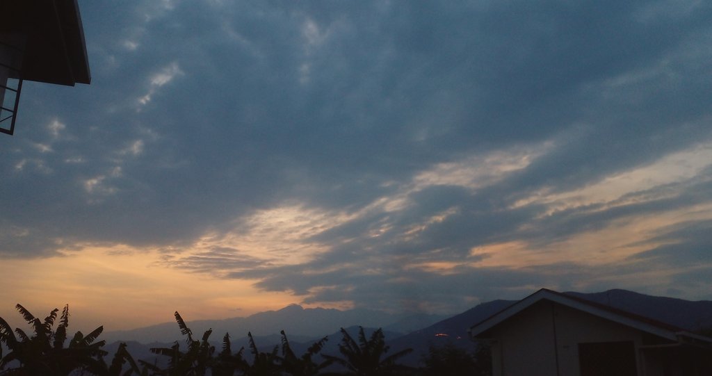 brian423040372's tweet photo. #Eveningclouds
Good evening to everyone https://t.co/PtozRGR1of