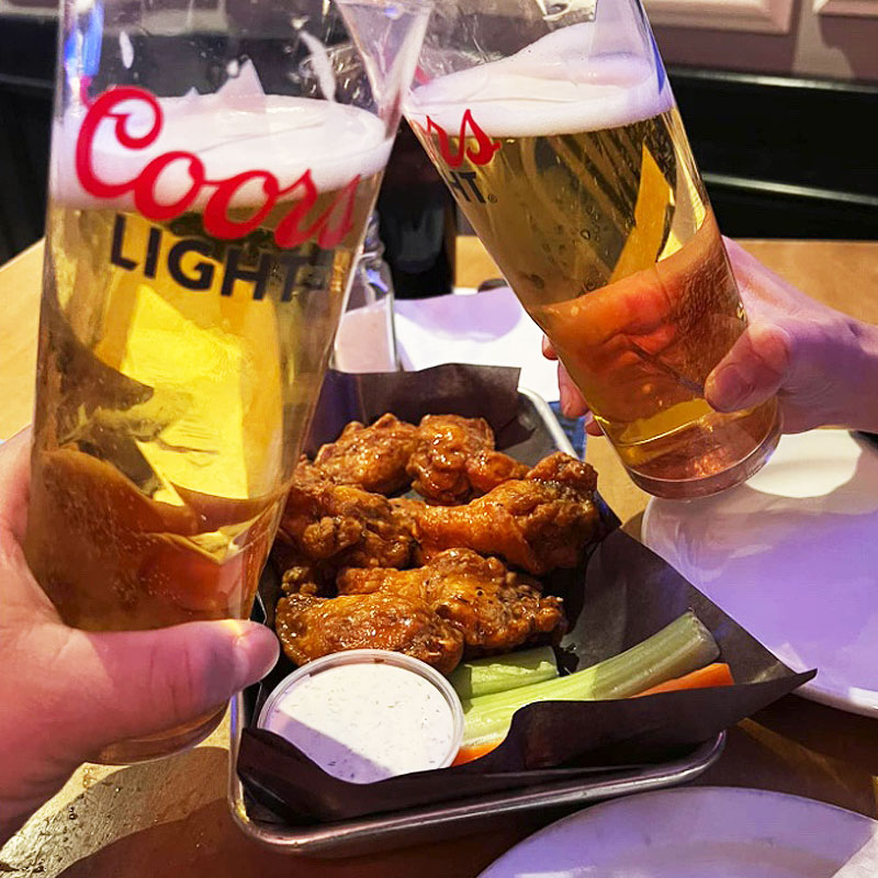 FirkinPubs's tweet photo. Wednesday calls for a midweek treat with your best partner in crime! A combo that's just as great as Wings and Beer! Cheers! π»
πΈ FB: Vladymir Dzul
#FirkinPubs #TORestaurants #cravethe6ix #TOPubFood #6ixEats #6ixDrinks #GTAEats #TOFoodie #takeouttoronto #CoorsLightCanada https://t.co/A0jakyEc4J