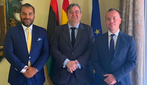 APO_source's tweet photo. Spain Pledges Support for Libya Energy &amp; Economic Summit 2023 @EnergyCapPower @EmbEspLibia #ECPNews #ECPEvents #Africa #Spain #Libya #LEES2023 #EnergyTransition #Oil #Gas #Energy #Economy #ForeignPolicy #Business
Read more: https://t.co/Z6Ns8bQsMQ https://t.co/2dRhdANlB8