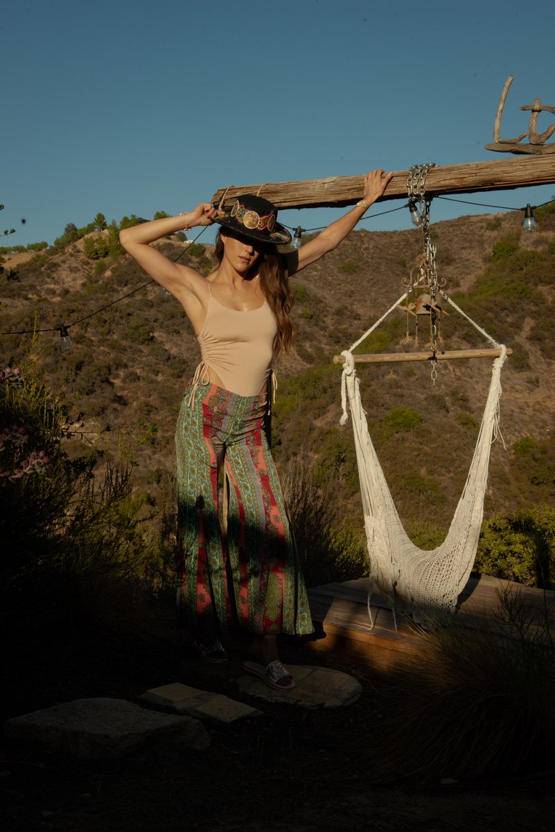 ZaraZooey's tweet photo. Feeling supercharged from last night’s super full moon!

Romping around California this August ⬇️

🌕 #LA | August 1 - 21
🌕 #SF | August 22 - 25
🌕 #FMTY always available
💌 zooeyzara@protonmail.ch https://t.co/fmuxHN2tvf