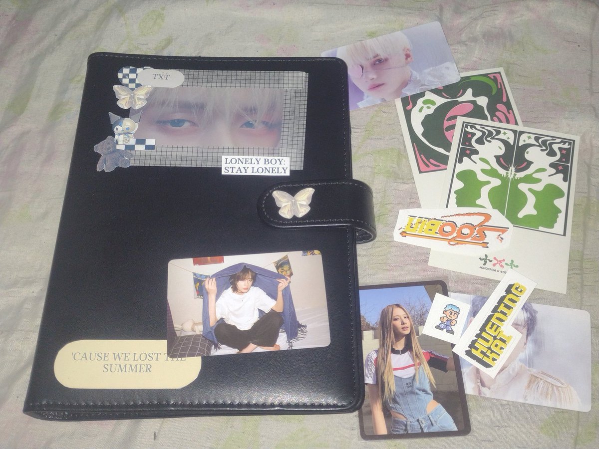 bendy8965's tweet photo. feedback positivo para @AlanaCollector . ela fez uma personalização simplesmente perfeita do binder macarron preto e eu fui o sortudo de conseguir comprar dela. A gata foi tão visionária que mandou tanta coisa que eu até me assustei

Coisa ofc de album , pob ofc da tzuyu kkk https://t.co/HsoFXElj1e