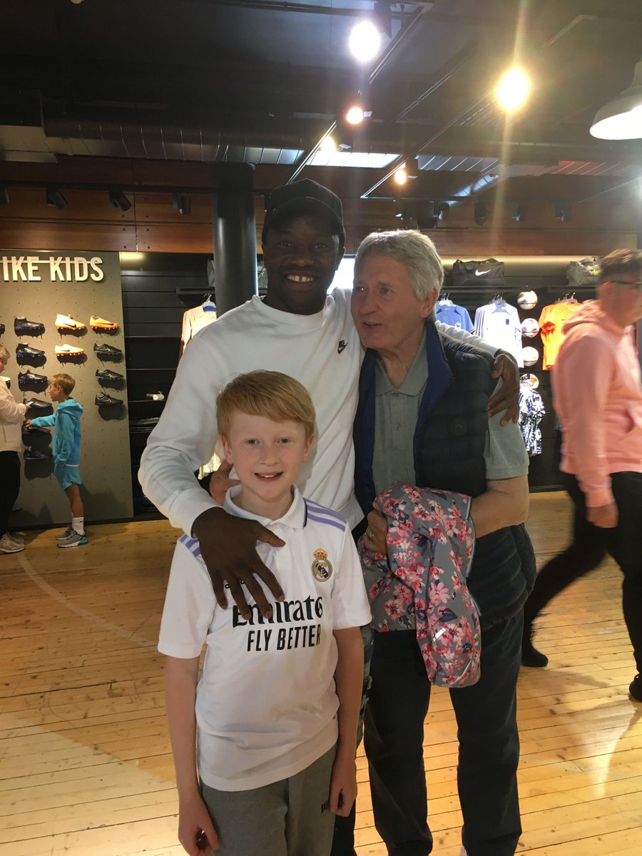 A77CT's tweet photo. @fashionjr10 thank you for taking the time to say hi. You made my sons day (and my old Dads day) 👏👏👏 https://t.co/HTNDj1t0Ny