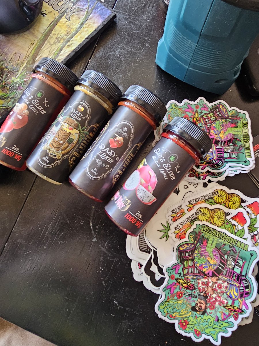 DadsElixir's tweet photo. Stay irie family 💚🥤🛸 https://t.co/dP8C2ATQvC