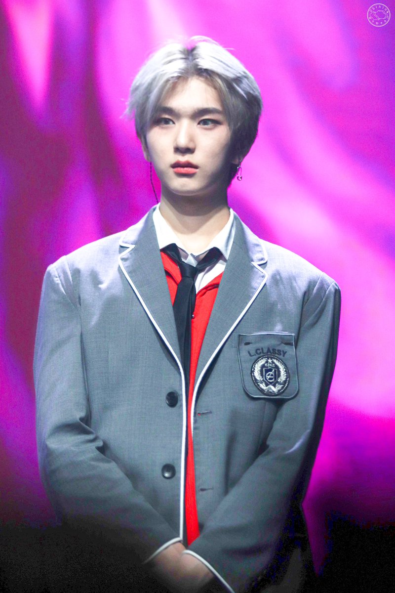 ShiningMoment_7's tweet photo. 221211 EPEX 대만 콘서트

#EPEX #이펙스 #BAEKSEUNG #백승 https://t.co/pmdAO7Eqig