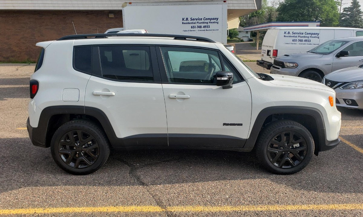 ImpressionSigns's tweet photo. Wondering what you can do with your blank (vehicle) canvas? Take a look at how we helped KB Service Company transform this white Jeep Renegade. https://t.co/xMklAVPKbq