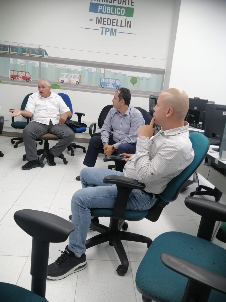 Hoy en reunión de tarifas y estructura de costos para el año 2024📊 en la Secretaría de Movilidad de Medellín  @sttmed 
Junto con las agremiaciones CTU, Asotransva <a href="/ctucolombia/">Corporación de Transportadores Urbanos de Colombia</a> <a href="/Asotransvaa1/">Asotransvaa</a>