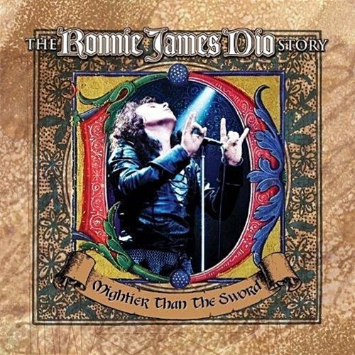 ventdel_nord's tweet photo. 2 d'agost de 2011, es publica 'The Ronnie James Dio Story/Mightier Than The Sword'. Un doble àlbum pòstum amb temes de ELF, RAINBOW, BLACK SABBATH, HEAVEN&amp;HELL, DIO
#DIOFOREVER 🤘❤️🎤 https://t.co/bSdCpRsJXB