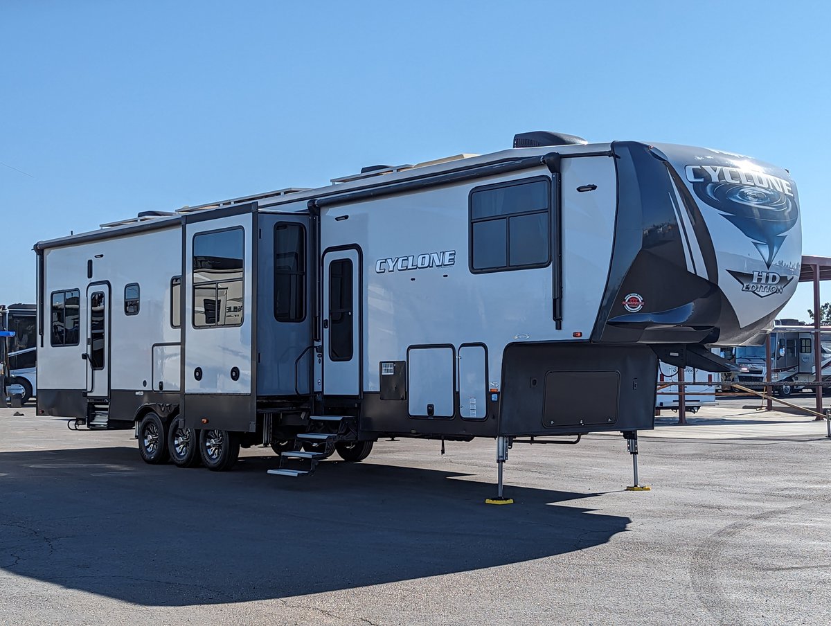 Sun_CityRV's tweet photo. We had this beautifully remodeled Cyclone on our lot for only 36 days before it sold! #campers #camperlife #camping #camperlifestyle #rv #rvlife #rvliving #rvlifestyle #rvtravel #rvcamping #arizona #az #peoriaaz #glendaleaz #phoenix #phoenixarizona #phoenixaz #suncity #suncityaz https://t.co/fd81TFHolI