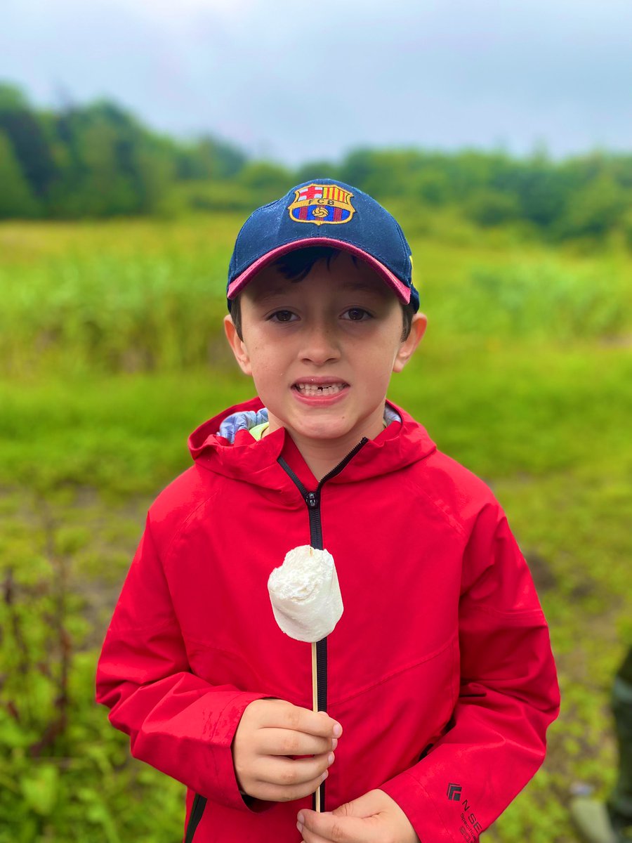 Illtyds_RC's tweet photo. #BCAFoodAndFun23
#Day7
Enjoying our roasted marshmallows with @AilinKee
#NatureOnOurDoorstep
#TeamBoys
#TeamGirls
@foodandfunwales
@JanineBrill
@CTMUHBDietetics
@ShelleyPowellRD
@MerthyrCBC https://t.co/3LmD3Rhdyo