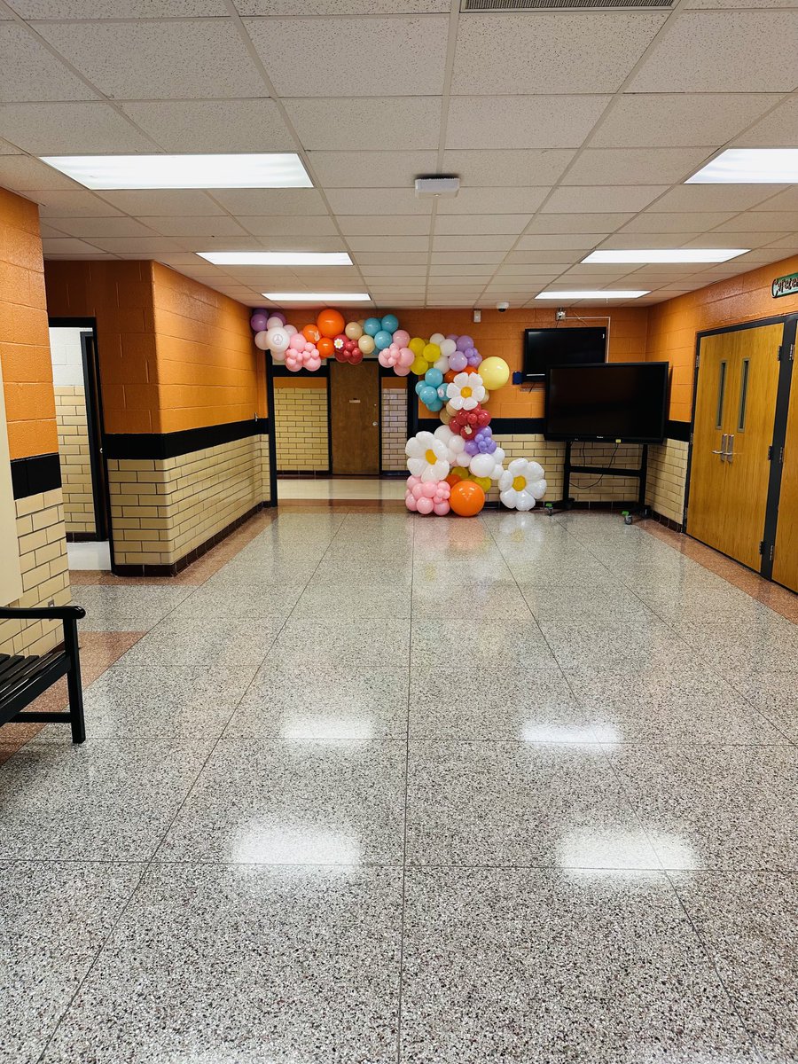 What an AMAZING start to the 23-24 school year!!!The school looks beautiful &amp; we feel all this positive energy 🤩. MCLs are already making an impact on their teams! ⁦<a href="/RossRamsECISD/">Ross Elementary</a>⁩ ⁦<a href="/EctorCountyISD/">Ector County ISD</a>⁩