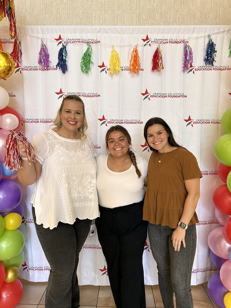 GMSgirlsath's tweet photo. Lady Pony Athletics: New to @GCISD Teacher Orientation Luncheon #ponyproud @GrapevineMiddle https://t.co/H4psTUw9sg