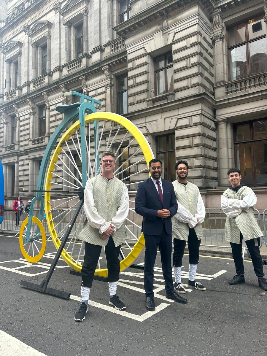 ScotGovFM's tweet photo. First Minister @HumzaYousaf and Culture Secretary @AngusRobertson attended the @CyclingWorlds opening ceremony in Glasgow.

Over the next 11 days, Scotland will host thousands of elite cyclists for the world’s biggest cycling event.

More info: https://t.co/8k0B4QxvBy https://t.co/Lk3FmRg7n2