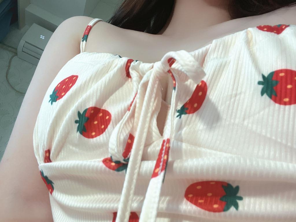 ee202302's tweet photo. 有哥哥带我走吗 https://t.co/jYLQ1Xa5Qr