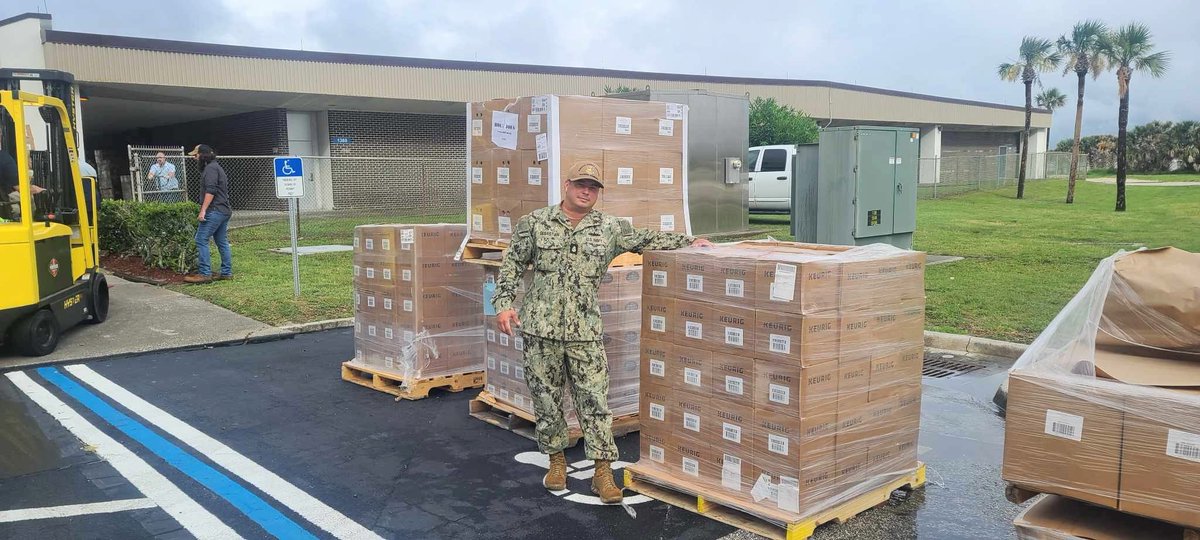 WeDriveCFI's tweet photo. Coffee for our troops 🇺🇸

Last week, CFI delivered coffee to the Center Surface Combat Systems Detachment in Mayport as part of our partnership with @holyjoescafe. We’re humbled to be a part of this meaningful initiative year-round.

#TrueToTheTroops https://t.co/W8F4HY8u2X