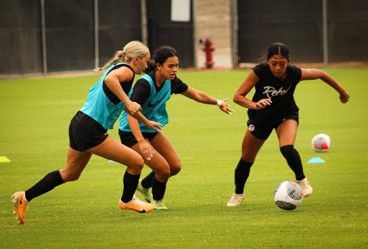 UNLVwSoccer's tweet photo. First day of practice ☑️
Happy to be back! 😀

#BEaREBEL https://t.co/2jMEAi1O9D