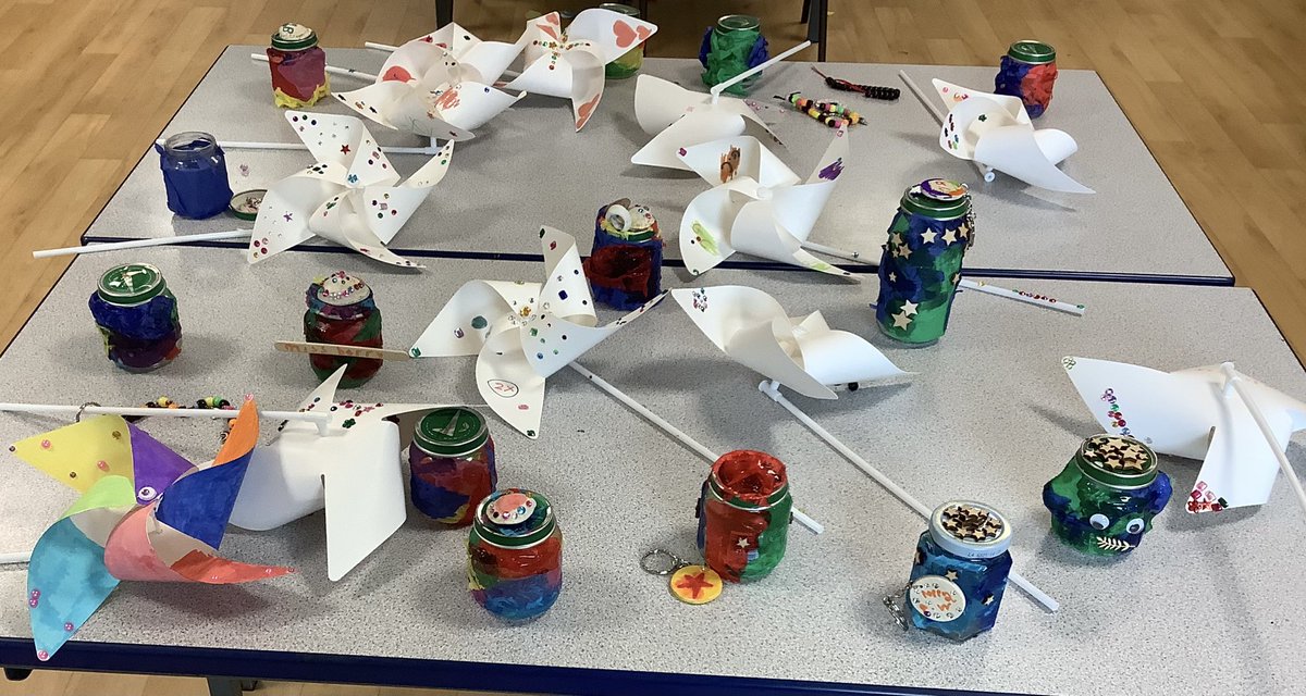 OABroadoak's tweet photo. Some of the crafts the children #madetoday https://t.co/2X5QusZezE