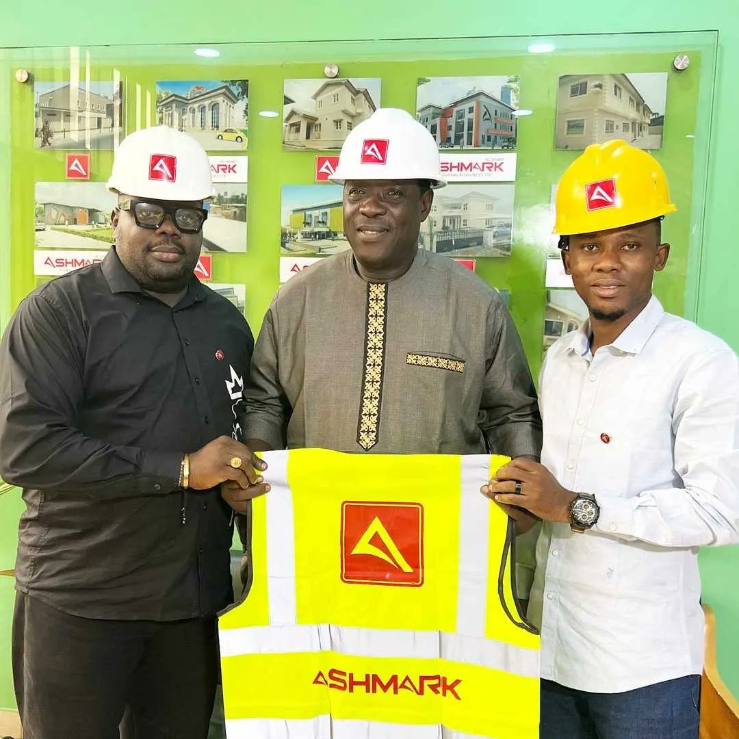 ArkitectAkanmu's tweet photo. Veteran Actor Taiwo Babajide Al-Hassan aka “Ogogo” Announced As Ashmark Global Resources Brand Ambassador

The announcement took place today 2nd August 2023 when Adewale Ademokoya Managing Director of Ashmark Global Resources And Akanmu Saheed Olatokunbo (Arch.), CEO of Ashmark Global Resources announced the endorsement of Veteran Actor Taiwo Babajide Al Hassan aka “Ogogo” as its Brand Ambassador.

Ashmark Global Resources Limited is a duly registered limited liability company in Lagos, Nigeria. They do architecture and engineering designs, road and drainage works, and other civil construction projects for private and public clients as consultants and contractors.

They also execute major government contracts for multinational construction companies and expatriates as sub-contractors and consultants.

Also, we've executed several projects using alternative materials and construction methods like Shipping containers, PolyUrethane sandwiched panels, seasoned woods, etc to build homes, beach houses, clubs, lounges, and restaurants.

And we've also embarked on several facade improvement projects using innovative aesthetically pleasing elements like aluminum composite panels to form 2D, 3D, and 4D design effects, cement boards, bricks, panels, etc.

Taiwo Babajide Al Hassan who is popularly known as Ogogo is a Nigerian actor, director, and producer. He was born on October 31, 1959, in OGUN STATE. He went to Yaba Technical School in Lagos for his technical training as an automobile mechanic.

He began acting in 1981 under the tutelage of Awo Ademola Fagbemi, shortly after he got a job at the water corporation as an auto-mechanic. He worked at the water corporation for about 13 years. He retired from government work to concentrate on acting in 1994.

Ever since he joined the Nigerian movie industry he has featured and produced several movies which include Baba Ibeji, Suspect, Egbe Orun, Eje Salami, and Okan Soso among others.
@AshmarkLtd @ArkitectAkanmu 
#AshmarkGlobal #Construction
@Mr_JAGs @Rotankwot
