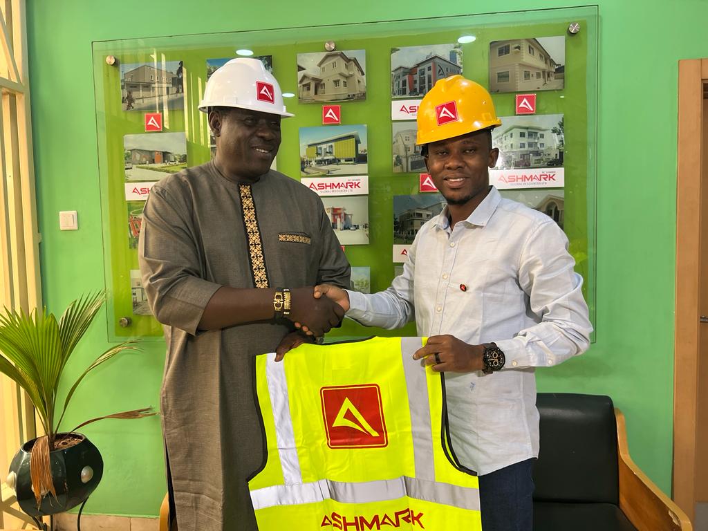 ArkitectAkanmu's tweet photo. Veteran Actor Taiwo Babajide Al-Hassan aka “Ogogo” Announced As Ashmark Global Resources Brand Ambassador

The announcement took place today 2nd August 2023 when Adewale Ademokoya Managing Director of Ashmark Global Resources And Akanmu Saheed Olatokunbo (Arch.), CEO of Ashmark Global Resources announced the endorsement of Veteran Actor Taiwo Babajide Al Hassan aka “Ogogo” as its Brand Ambassador.

Ashmark Global Resources Limited is a duly registered limited liability company in Lagos, Nigeria. They do architecture and engineering designs, road and drainage works, and other civil construction projects for private and public clients as consultants and contractors.

They also execute major government contracts for multinational construction companies and expatriates as sub-contractors and consultants.

Also, we've executed several projects using alternative materials and construction methods like Shipping containers, PolyUrethane sandwiched panels, seasoned woods, etc to build homes, beach houses, clubs, lounges, and restaurants.

And we've also embarked on several facade improvement projects using innovative aesthetically pleasing elements like aluminum composite panels to form 2D, 3D, and 4D design effects, cement boards, bricks, panels, etc.

Taiwo Babajide Al Hassan who is popularly known as Ogogo is a Nigerian actor, director, and producer. He was born on October 31, 1959, in OGUN STATE. He went to Yaba Technical School in Lagos for his technical training as an automobile mechanic.

He began acting in 1981 under the tutelage of Awo Ademola Fagbemi, shortly after he got a job at the water corporation as an auto-mechanic. He worked at the water corporation for about 13 years. He retired from government work to concentrate on acting in 1994.

Ever since he joined the Nigerian movie industry he has featured and produced several movies which include Baba Ibeji, Suspect, Egbe Orun, Eje Salami, and Okan Soso among others.
@AshmarkLtd @ArkitectAkanmu 
#AshmarkGlobal #Construction
@Mr_JAGs @Rotankwot