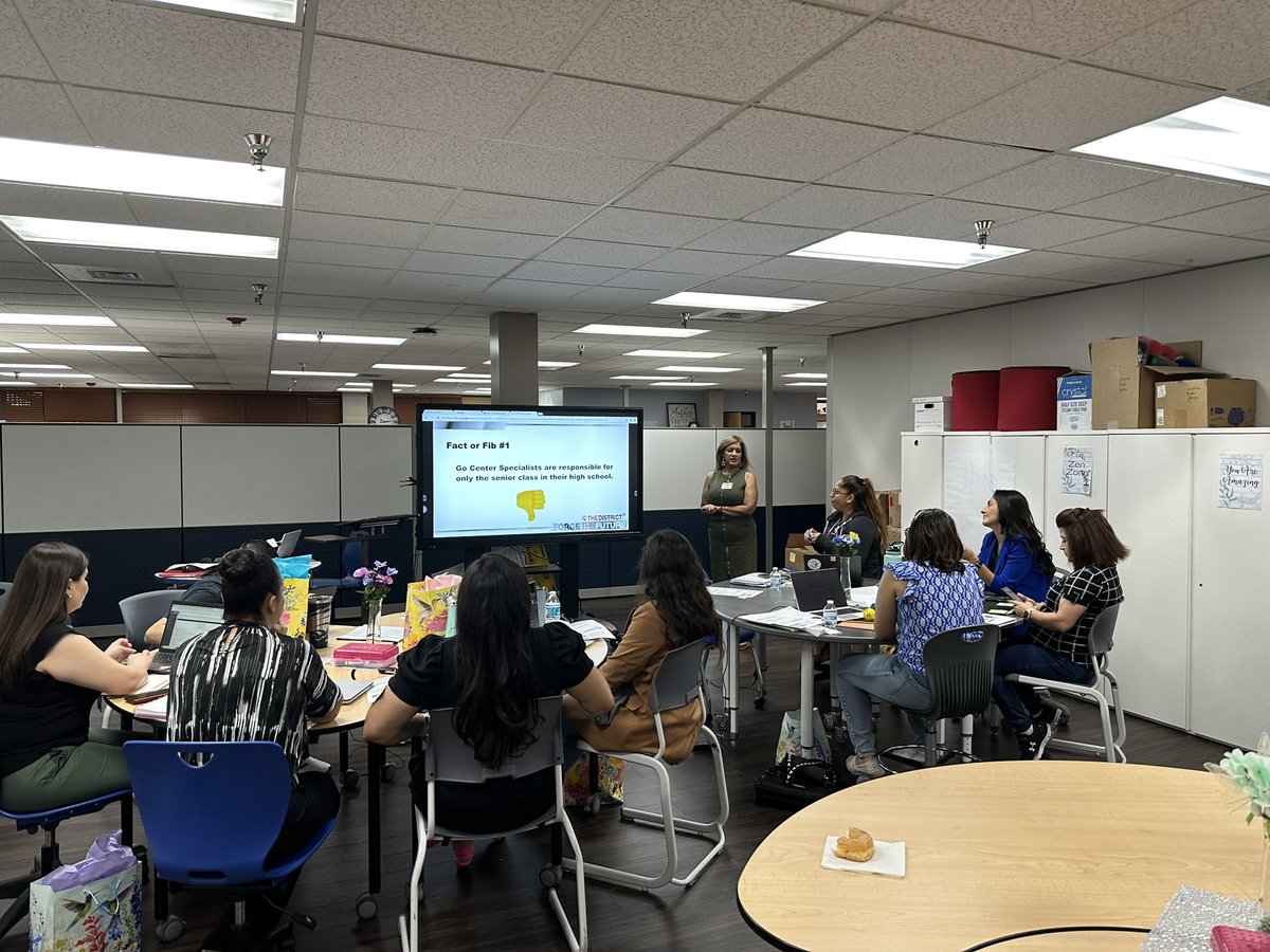 ERamos2018's tweet photo. 🎉 Excited to kickstart our first Go Center meeting! 🎓Grateful for our awesome Advanced Academics Specialist who's preparing them for an amazing year. We got this! #GoCenter #ForgeTheFuture #THEDISTRICT @rcouder4 @TerriBarragan @yoibarra12 https://t.co/UxNC4oKcaI