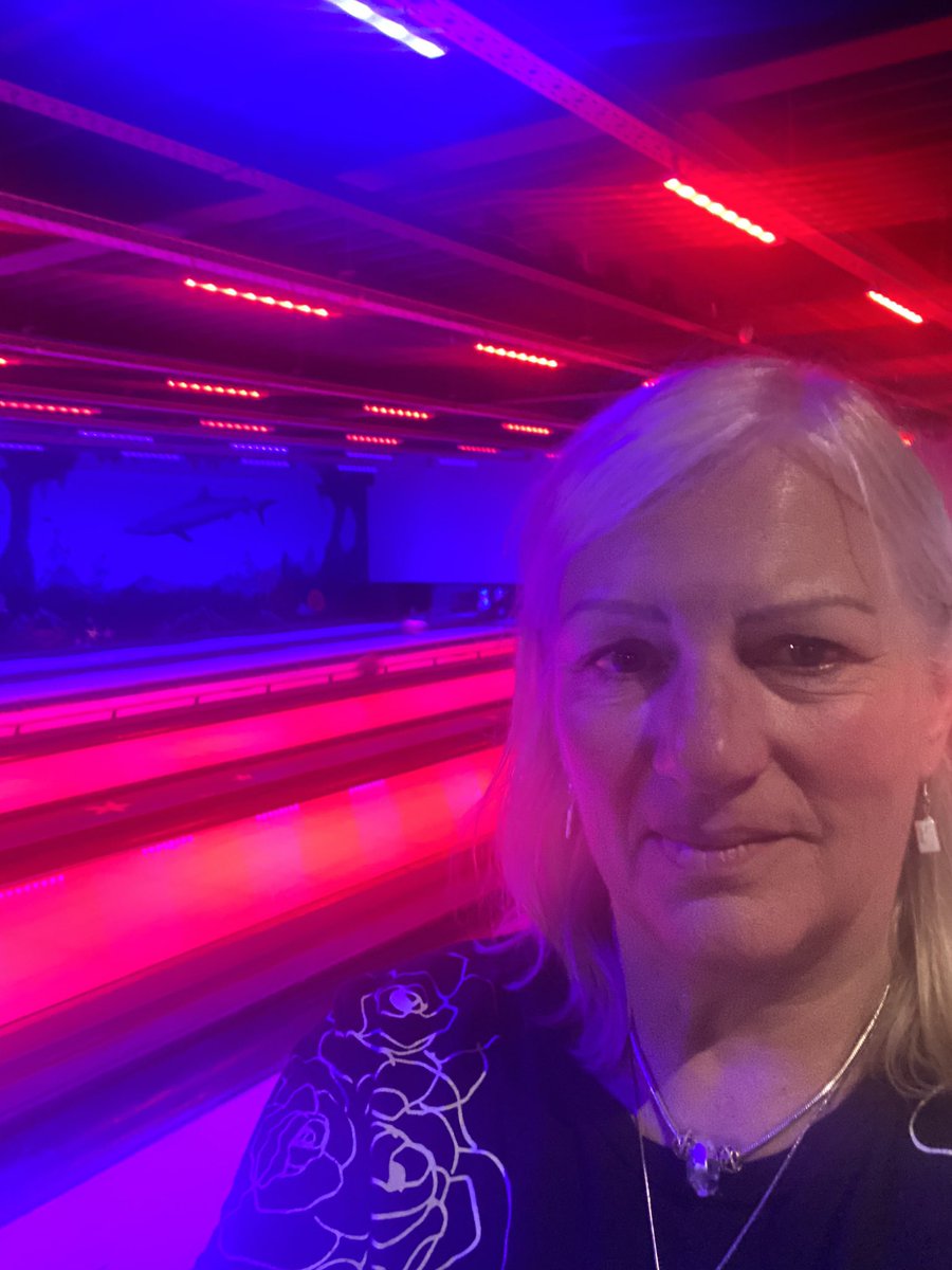 VivJBennett's tweet photo. #NursesActive #familyactive bowling! https://t.co/rP9Gcv0ad3