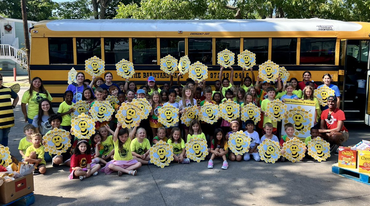 GoodSamG's tweet photo. These precious ‘worker bees’ from By the Barnyard Gate in Sachse collected and delivered over 400 lbs. of food to the Good Sam ‘hive’ today! We love our little helpers! @ntxgivingday @GiveWisely #beeagoodsam #feedinghelpingserving #🐝kind #littlehandsbigheart #ntxgivingday https://t.co/wsQS99G1n0