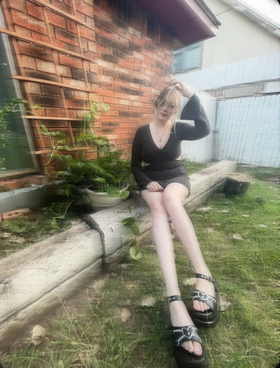 GoddessMariiee's tweet photo. New day, new wallets to be drained !! 🥵 if you want me to take everything from you, get sending so i can start requesting more😜 

findom findomfetish sugardaddy cuck humanatm cashcow paypig paypiggie finsub https://t.co/GZdoGv80Br