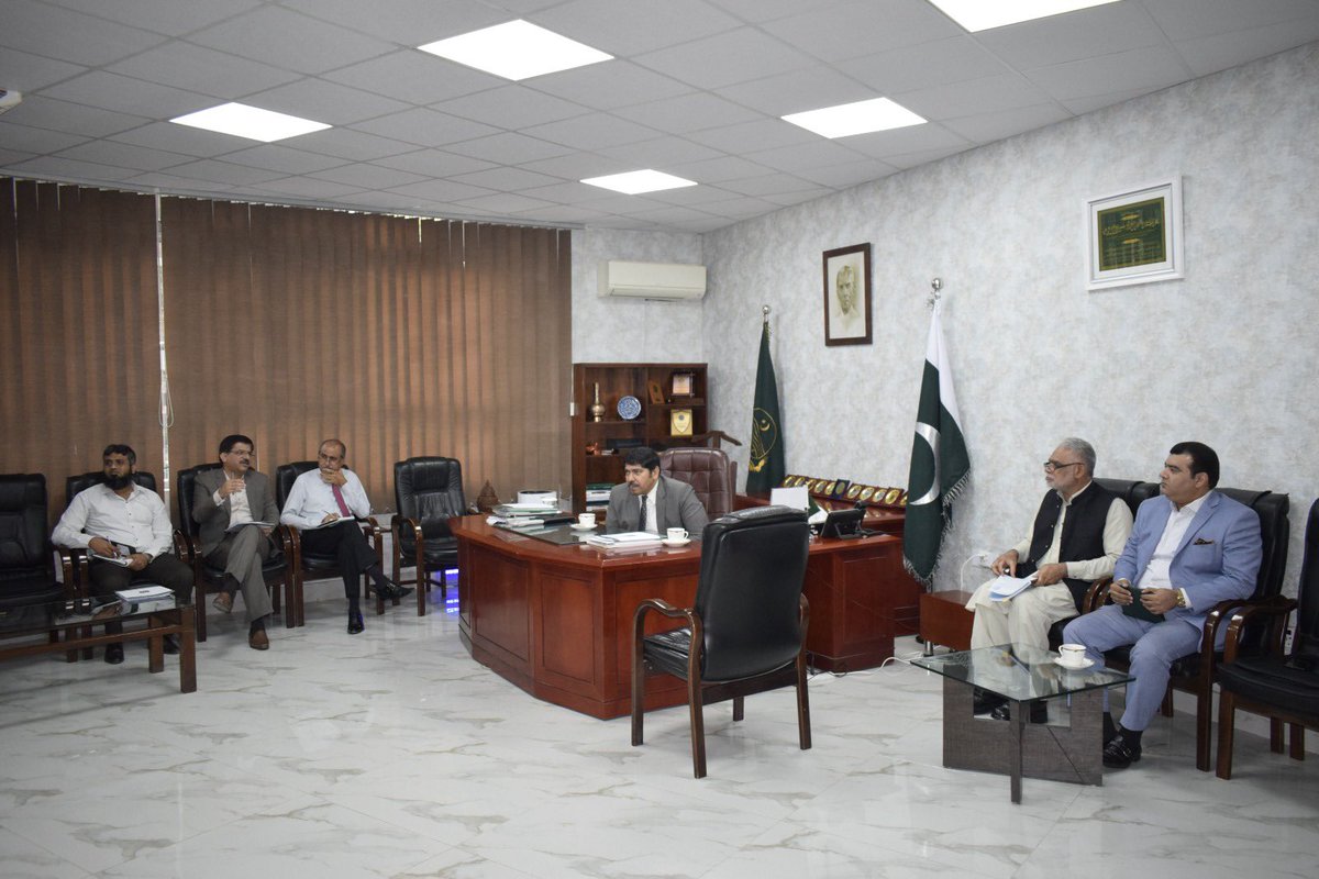 ICIDPunjab's tweet photo. The Secretary Industries and Commerce @EhsanBhuttaPK presided over a meeting to review activities of the @punjab_tevta Career Placement Cell, whereby, Mr. Amir Aziz (DG OPS-II), #TEVTA &amp; other @punjab_tevta members briefed the Secretary
#icidpunjab https://t.co/UJKppmNvb7